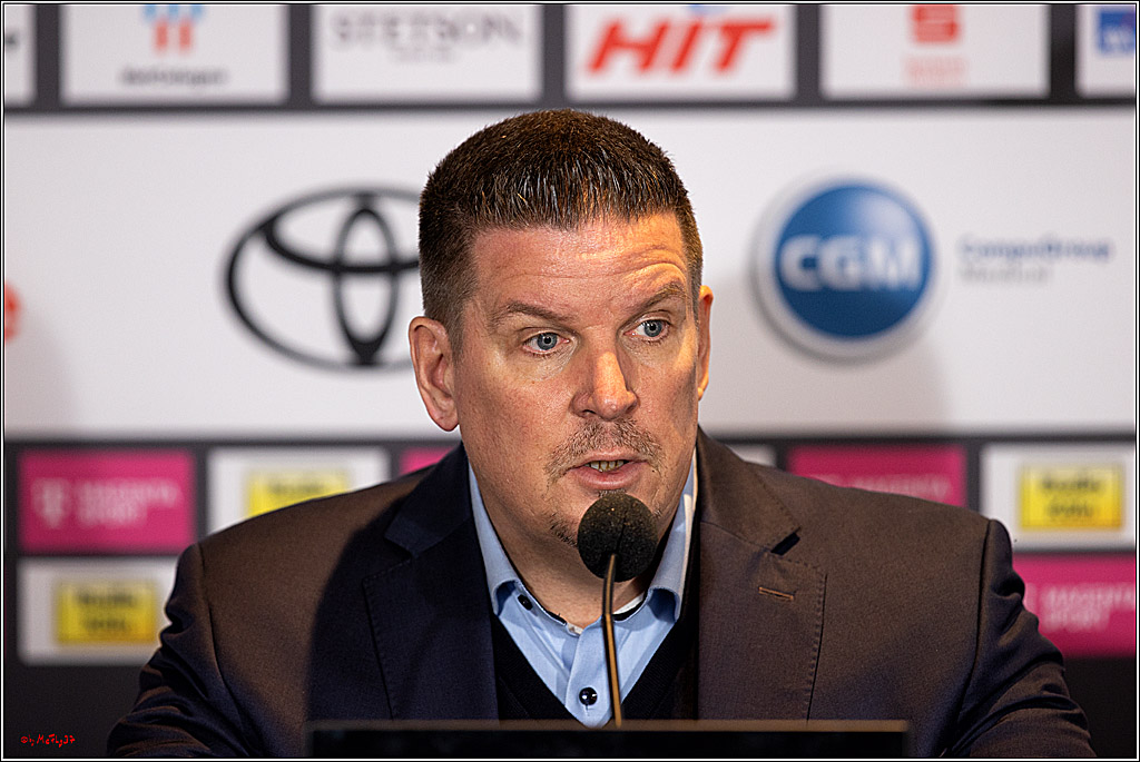 PENNY DEL;  Kölner Haie - Straubing Tigers; Köln, 09.10.2022